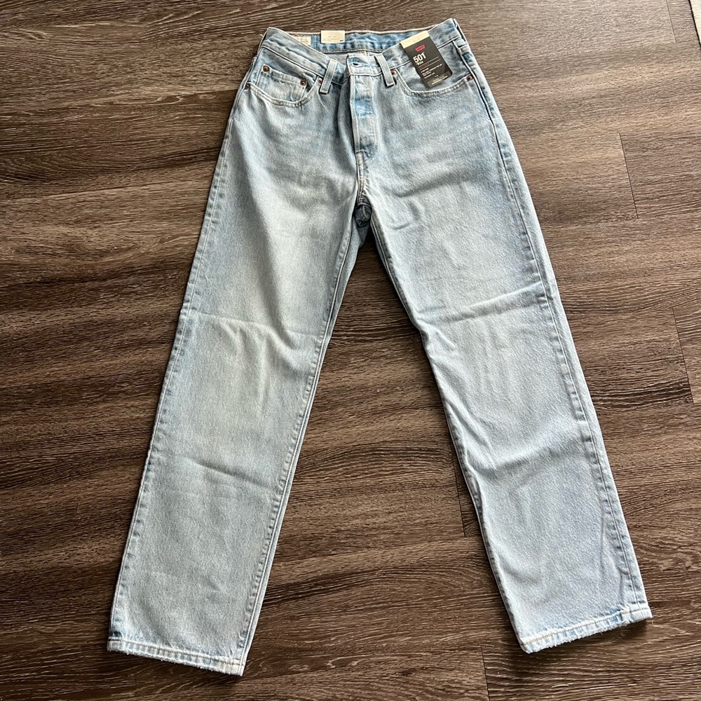 Levi’s 501 Mid-Rise Straight-Leg Jean